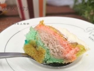 20、彩虹杯子蛋糕,吃到嘴里。真的快要融化了