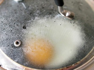 10、养颜营养早餐,关火盖上锅盖焖几分钟