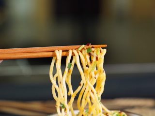 11、秘制麻酱冷面，商家不会透露的秘方,搅拌均匀