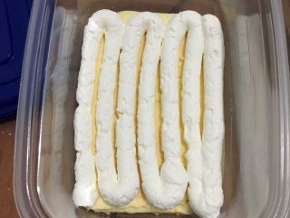 10、日式豆乳盒子,挤一层奶油