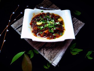 1、肉末茄子,茄子，还有抗氧化的作用，多食用对皮肤好哟！爱美的女生赶紧尝试吧。