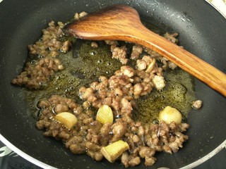 15、肉末茄子,炒一分钟左右