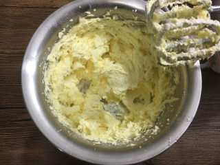 5、蔓越莓曲奇饼干,搅拌后的黄油状态。