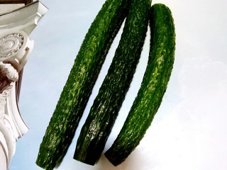 2、独家配方哦！清脆爽口，超美味下饭的腌黄瓜,切掉头尾