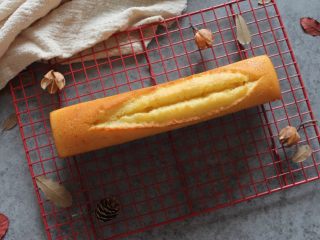 3、柠檬磅蛋糕,这个方子自然爆裂的痕太完美了，像不像性感的大嘴唇?