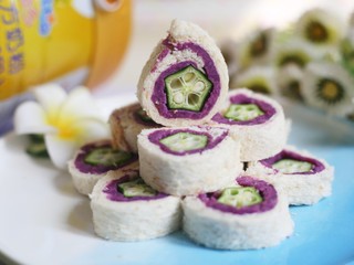 15、奶香秋葵吐司卷,来一口。