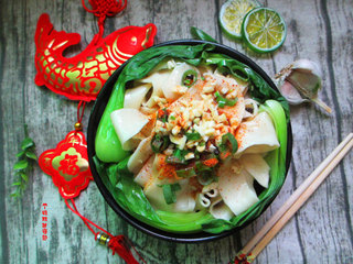 15、油泼扯面,油泼面大多都是宽的裤带面，光、韧、有嚼劲