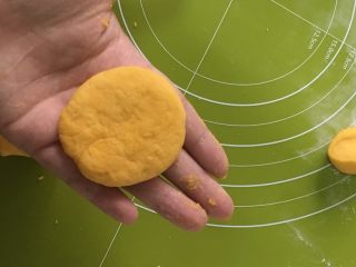 12、花式南瓜馒头,压扁