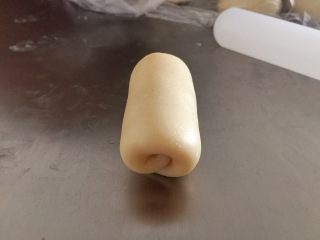 10、蛋黄酥,从上往下卷起