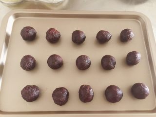 16、蛋黄酥,包好所有内馅