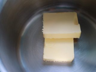 8、焦糖香蕉玛德琳花环,接下来做焦化黄油