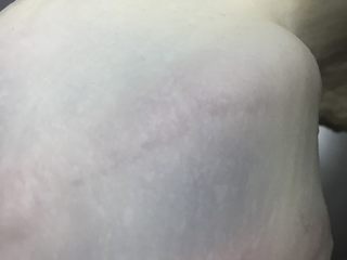 8、豹纹吐司,继续揉面至出现强韧的薄膜