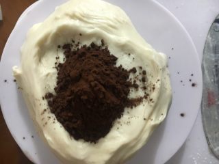 12、豹纹吐司,一个小面团里加可可粉揉匀