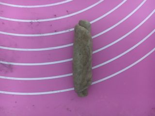 16、豹纹吐司,紧紧地卷成一个卷