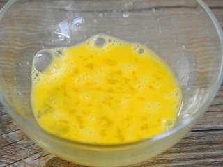 2、芒果牛奶炖蛋—嫩滑无比，呲溜一下滑入肚子里,静置3~5分钟待糖融化。