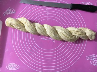 29、手撕椰蓉吐司,尾部捏合