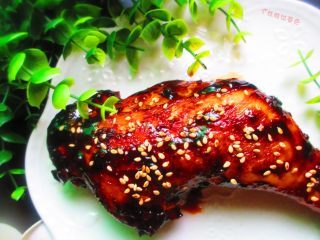 12、酱油鸡腿,我比较霸气，直接拽着腿啃