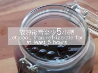 21、免焗芝士蛋糕配草莓/藍莓果醬,凉透后，放冰箱冷藏至少5小时