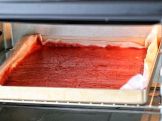 9、猪肉脯,烤箱提前上下火180°预热，放入中层烤约十分钟