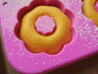 14、胡萝卜甜甜圈（免油炸烤箱版）,出炉。