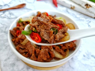 15、椒盐牛肉,这道干锅牛肉微辣，吃起来太过瘾了！