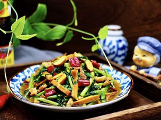 16、蚝油茼蒿肉丝豆干小炒,成品一