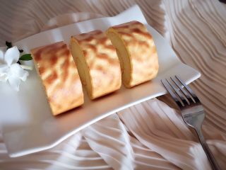 21、虎皮蛋糕卷,成品图。