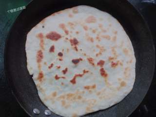 15、韭菜盒,小火煎至两面金黄即可