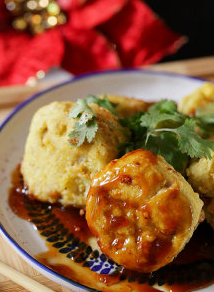 11、黃金炸藕盒,炸藕合入盘后沾附糖醋酱汁食用