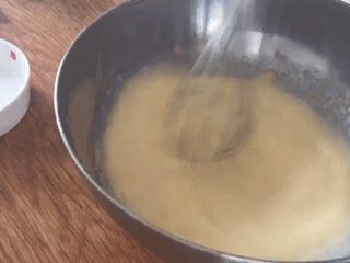 6、零失败超简单的软香小松饼,任性的搅拌就可以，不用考虑手法；