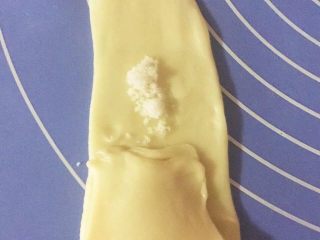 14、一口酥,取一边对着到三分之一处