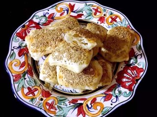 19、一口酥,一口酥就是这么的酥，咬一口酥的到处都是渣????