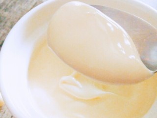 13、酸奶酪,超级好喝的超级浓稠的酸奶酪大功告成了，快来试试吧！