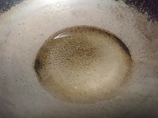 16、手撕鸡胸肉,重新起锅热玉米油