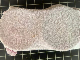 7、蛋黄酥,盖上保鲜膜、上面再盖个湿毛巾放置30分钟