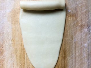 14、蛋黄酥,从上往下卷