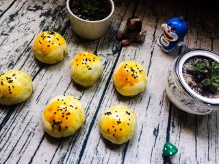 31、蛋黄酥,凡事你要认真、努力去做，它都会呈现给你一个好的结果。还不错吧～????????????????????????