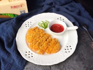 13、酥炸鸡排~在家就能自制更健康,成品:切块即可开吃,蘸番茄酱吃真的是极好的