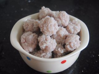 9、昆布丸子,煮到飘起即可捞出