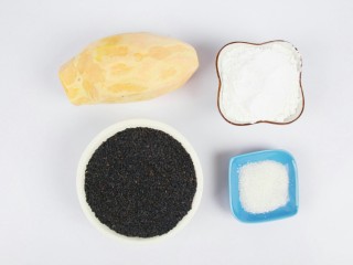 1、红薯糯米芝麻饼,准备好食材，红薯洗净去皮，白糖、糯米粉、芝麻，按喜好准备适量