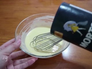 5、松饼(无泡打粉),接着加入盐