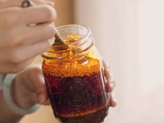 12、地锅鸡【曼食慢语】,淋上两大勺红油后，就着锅