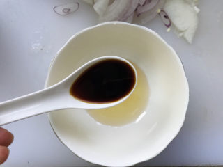 8、日式肥牛饭,5勺生抽；