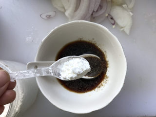 11、日式肥牛饭,1勺玉米淀粉；