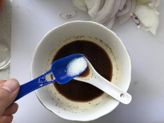 12、日式肥牛饭,半勺到1勺的白砂糖；