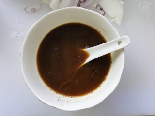 14、日式肥牛饭,调匀料汁备用；