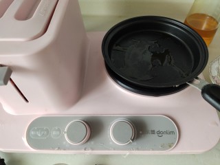 9、儿童趣味便当小金鱼蛋包饭,平地不沾锅热油