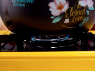 14、让汤汁更易吸收——黄豆炖排骨,转小火炖2小时