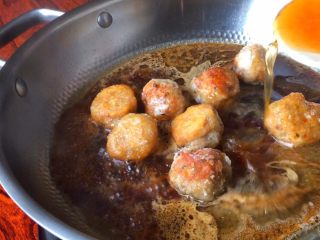 9、照烧小丸子,再放入丸子的汤汁