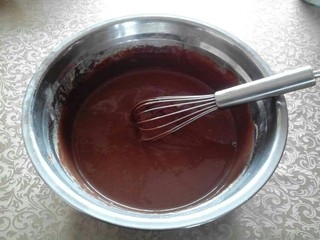 5、法芙娜可可水果裸蛋糕,搅拌好的面糊非常细腻。